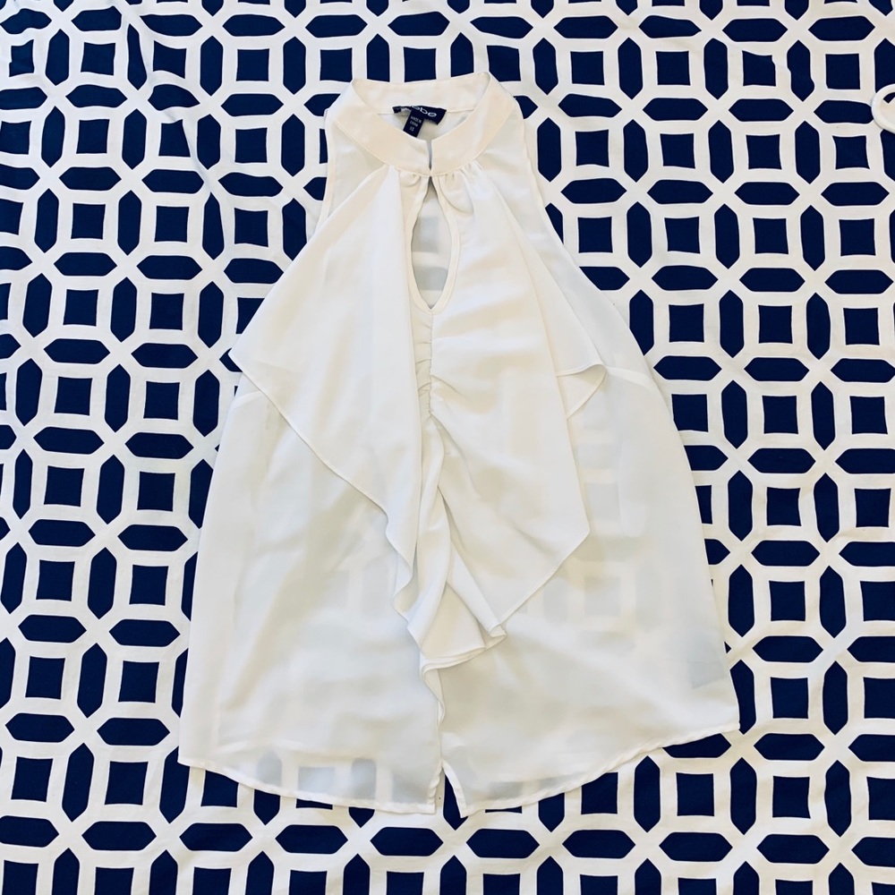 Bebe White Sleeveless Top. XS